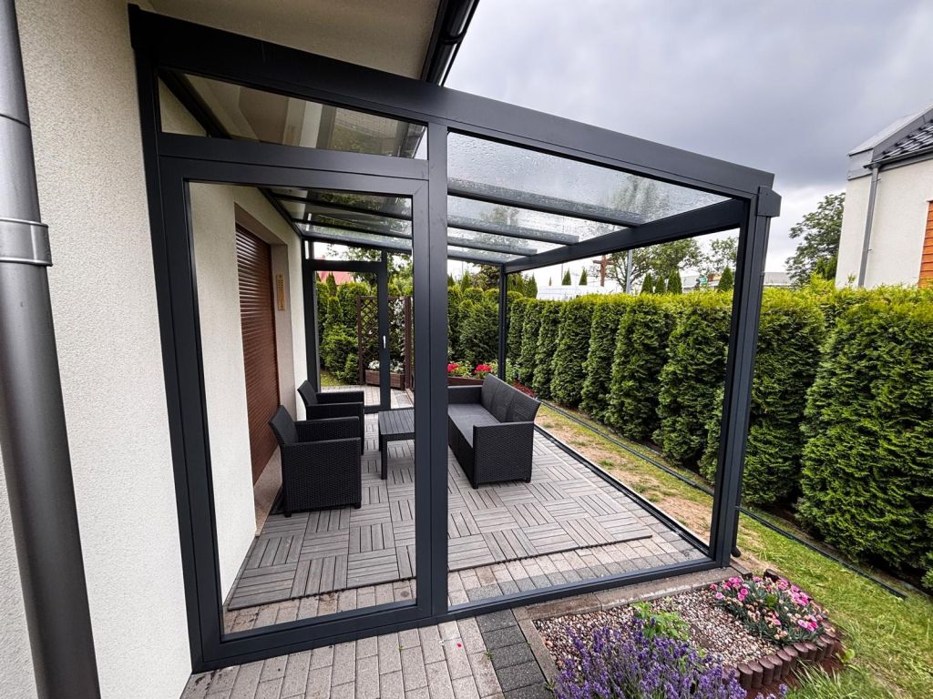 Projekt 11: Nowoczesny ogród zimowy wykonany w systemie aluminiowym w kolorze RAL 7016 (antracyt mat)