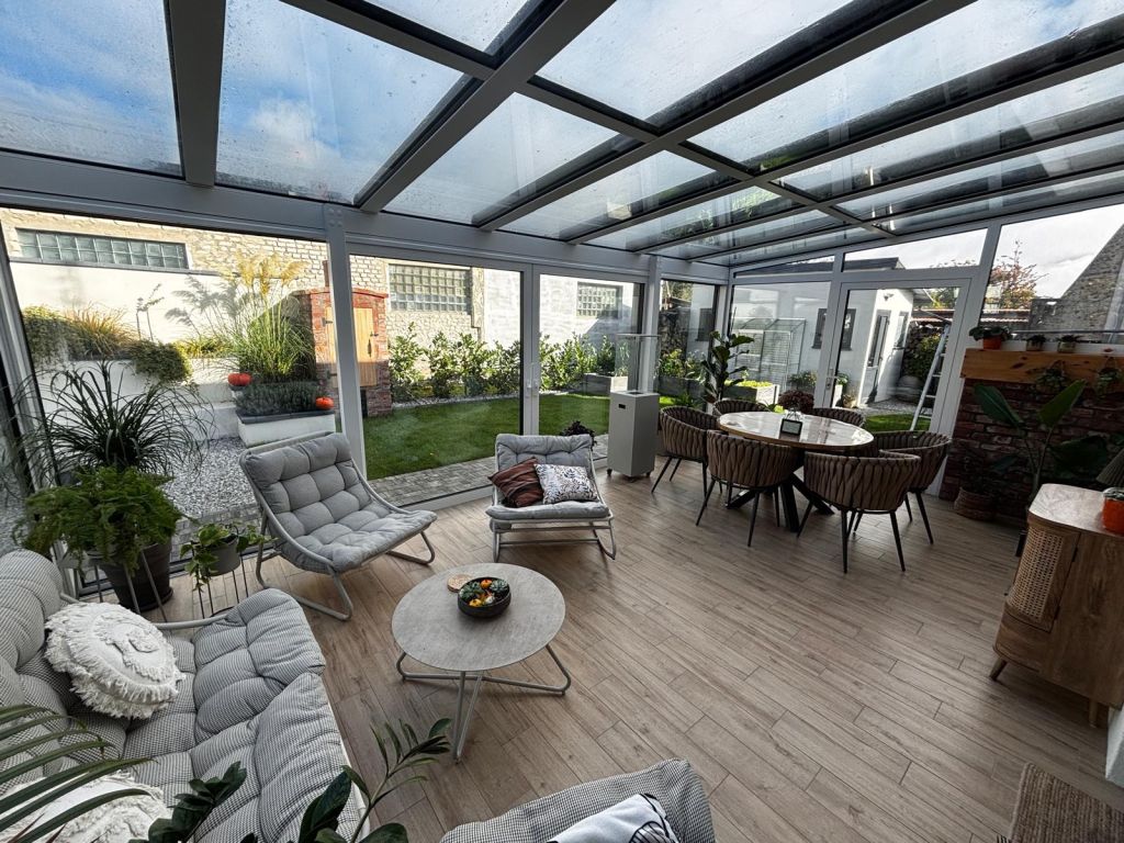 Projekt 13: Całoroczny ogród zimowy na tarasie budynku jednorodzinnego